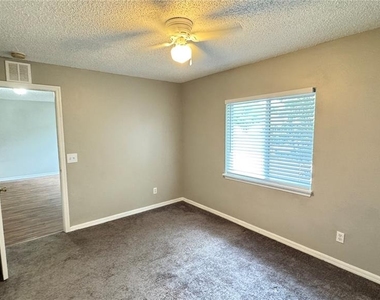 815 Eastern Avenue - Photo Thumbnail 7