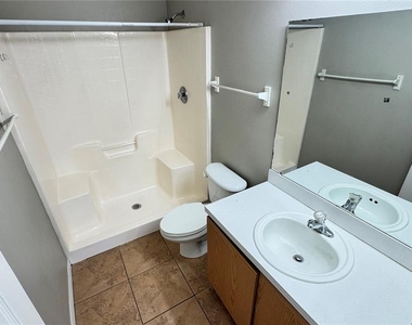 815 Eastern Avenue - Photo Thumbnail 16