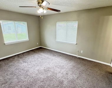 815 Eastern Avenue - Photo Thumbnail 12
