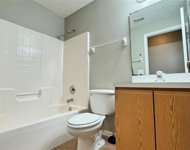 815 Eastern Avenue - Photo Thumbnail 15