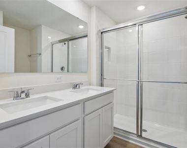 16576 Barbours Creek Way - Photo Thumbnail 13