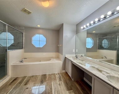 677 Elbridge Drive - Photo Thumbnail 14