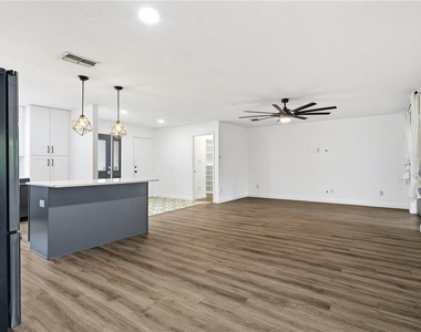 10840 Wilderness Court - Photo Thumbnail 11