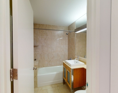 10 Hanover Square - Photo Thumbnail 4