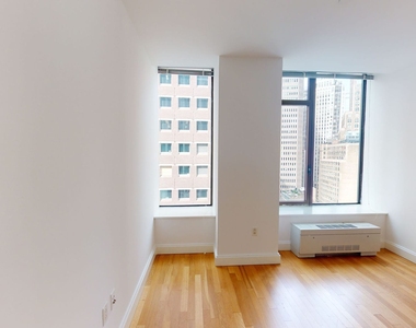 10 Hanover Square - Photo Thumbnail 3