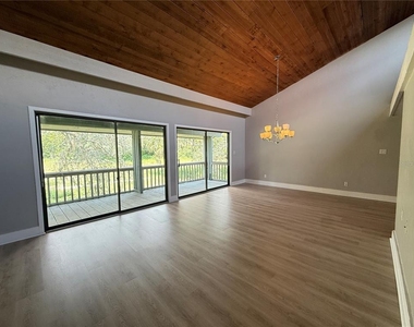 5006 Sherwood Lane - Photo Thumbnail 2