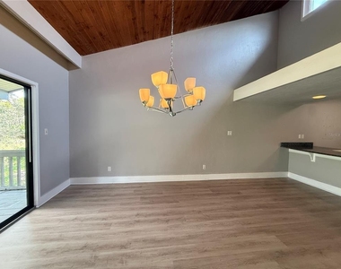 5006 Sherwood Lane - Photo Thumbnail 4