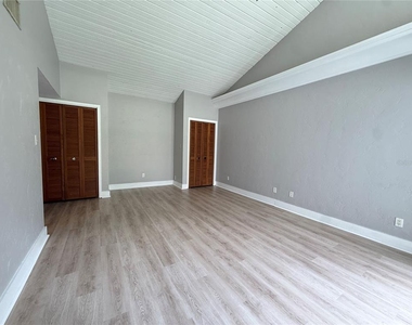 5006 Sherwood Lane - Photo Thumbnail 9