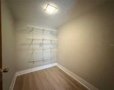 5006 Sherwood Lane - Photo Thumbnail 8