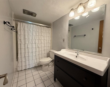 5006 Sherwood Lane - Photo Thumbnail 7