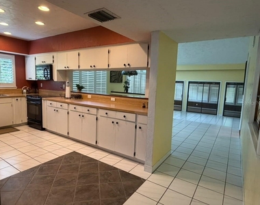107 Canterbury Drive - Photo Thumbnail 3
