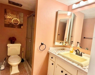 107 Canterbury Drive - Photo Thumbnail 19