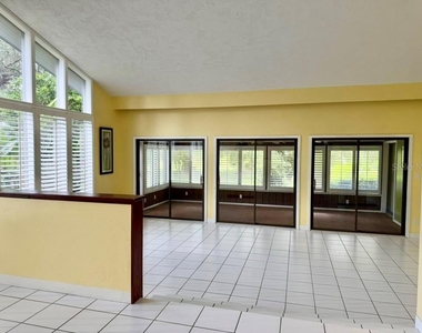 107 Canterbury Drive - Photo Thumbnail 7
