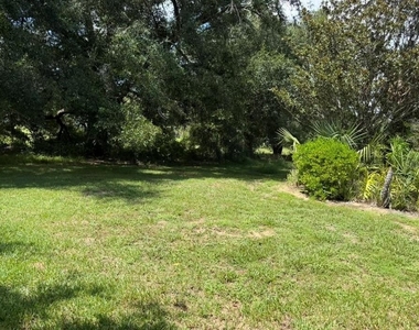 107 Canterbury Drive - Photo Thumbnail 22