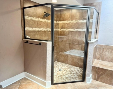 107 Canterbury Drive - Photo Thumbnail 13