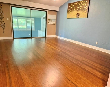 107 Canterbury Drive - Photo Thumbnail 10