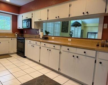 107 Canterbury Drive - Photo Thumbnail 2