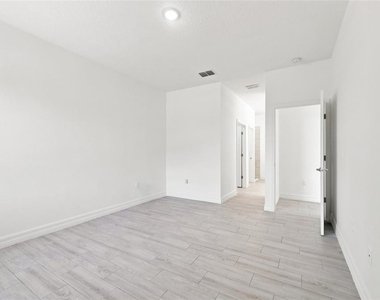 632 Hudson Valley Drive - Photo Thumbnail 7