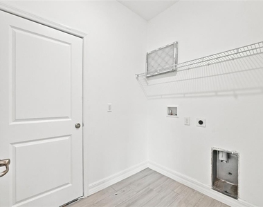 632 Hudson Valley Drive - Photo Thumbnail 21