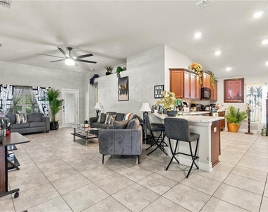 796 Meadow Pointe Drive - Photo Thumbnail 6