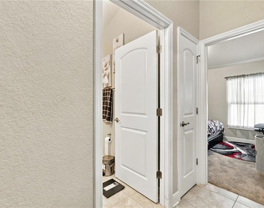 796 Meadow Pointe Drive - Photo Thumbnail 17
