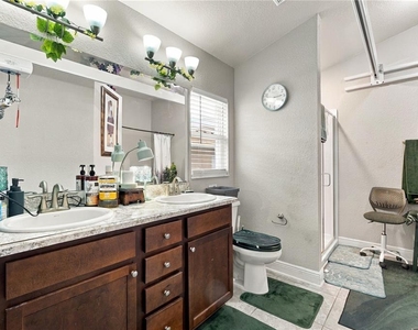 796 Meadow Pointe Drive - Photo Thumbnail 12