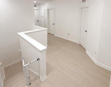 424 Arbor Lakes - Photo Thumbnail 14