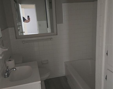 48 E King Street - Photo Thumbnail 15