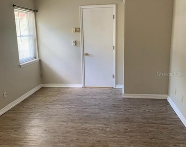 48 E King Street - Photo Thumbnail 6