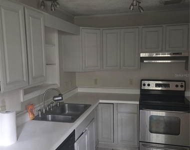 48 E King Street - Photo Thumbnail 13
