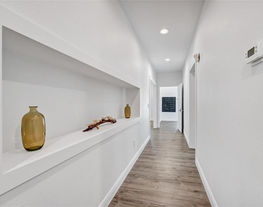 2011 Villa Sites Drive - Photo Thumbnail 11