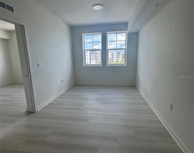 5563 Millenia Park Blvd - Photo Thumbnail 4