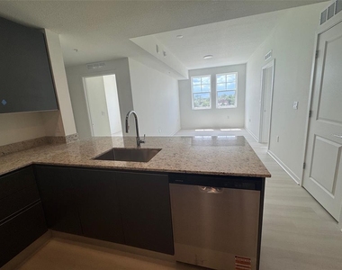 5563 Millenia Park Blvd - Photo Thumbnail 21