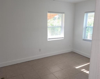 1519 S Parramore Avenue - Photo Thumbnail 8