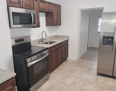 1519 S Parramore Avenue - Photo Thumbnail 11