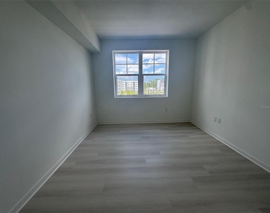 5563 Millenia Park Blvd - Photo Thumbnail 8