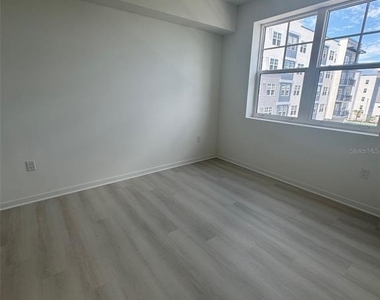 5563 Millenia Park Blvd - Photo Thumbnail 6