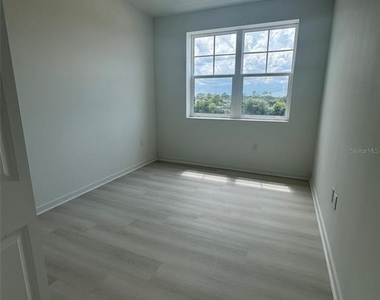 5563 Millenia Park Blvd - Photo Thumbnail 16