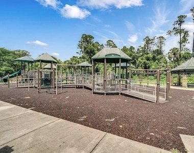 160 Live Oak Woods Court - Photo Thumbnail 23