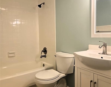 160 Live Oak Woods Court - Photo Thumbnail 15