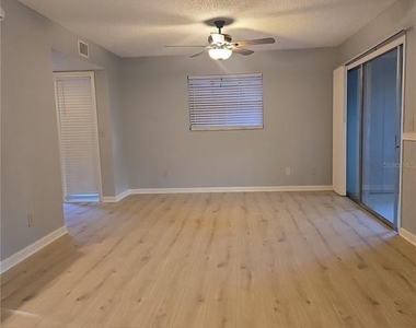 160 Live Oak Woods Court - Photo Thumbnail 5