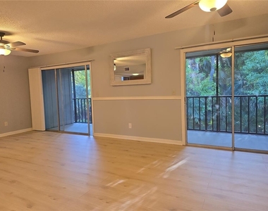 160 Live Oak Woods Court - Photo Thumbnail 6
