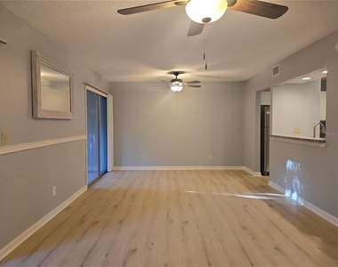 160 Live Oak Woods Court - Photo Thumbnail 7