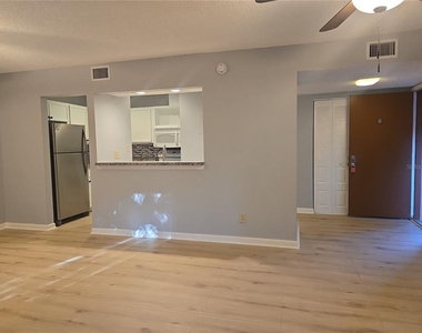 160 Live Oak Woods Court - Photo Thumbnail 8