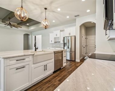 5054 Siesta Place - Photo Thumbnail 9