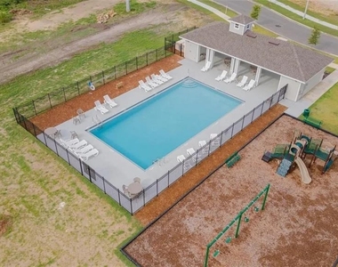 6724 Sw 12th Lane - Photo Thumbnail 18