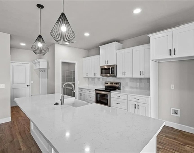 6724 Sw 12th Lane - Photo Thumbnail 2