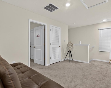 1230 Nw 248th Drive - Photo Thumbnail 16