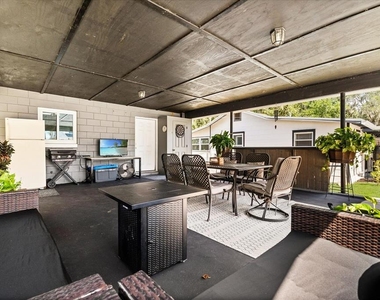 1210 E Caroline Street - Photo Thumbnail 51