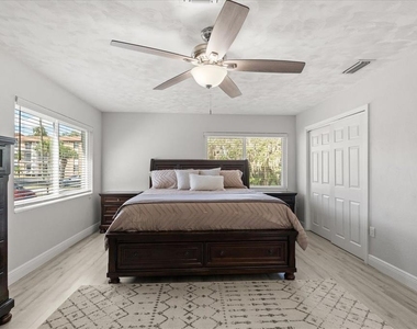 1210 E Caroline Street - Photo Thumbnail 25
